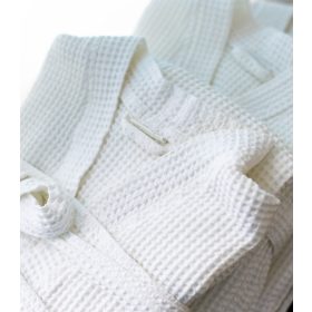 Infiniza Darázs mintás fehér köntös (2XL) Infiniza Darázs mintás fehér köntös (2XL)