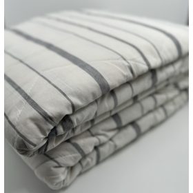   Szürke - fehér csíkos színű steppelt ágytakaró 235x250 cm